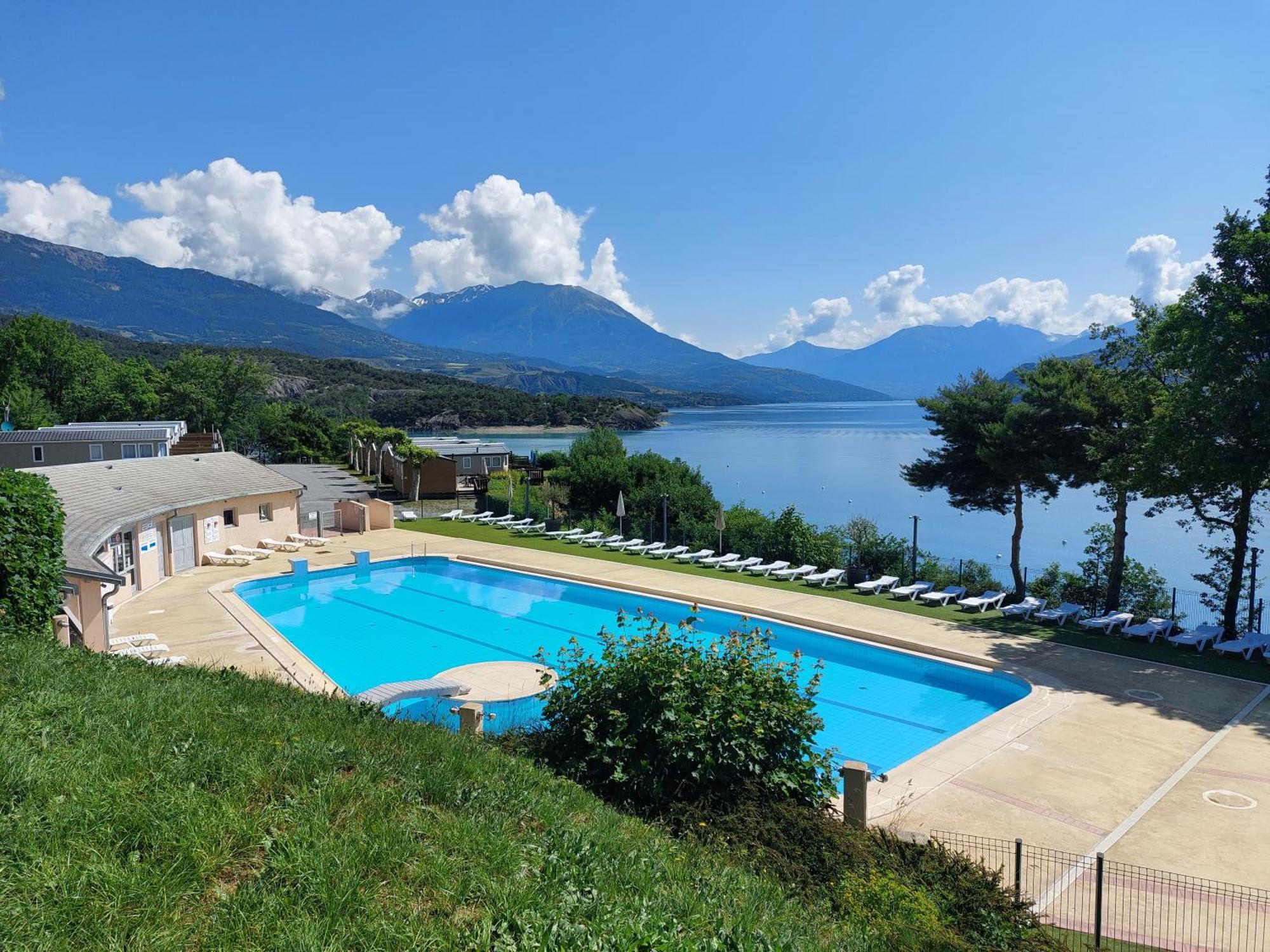 Leparadisachorges Exterior photo